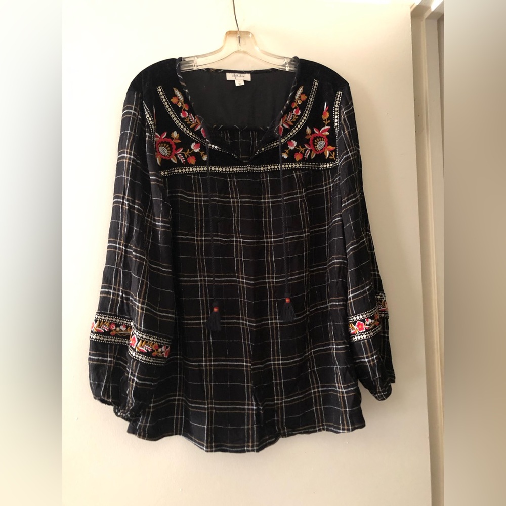 Style and Company Black Red and White Blouse Size XL